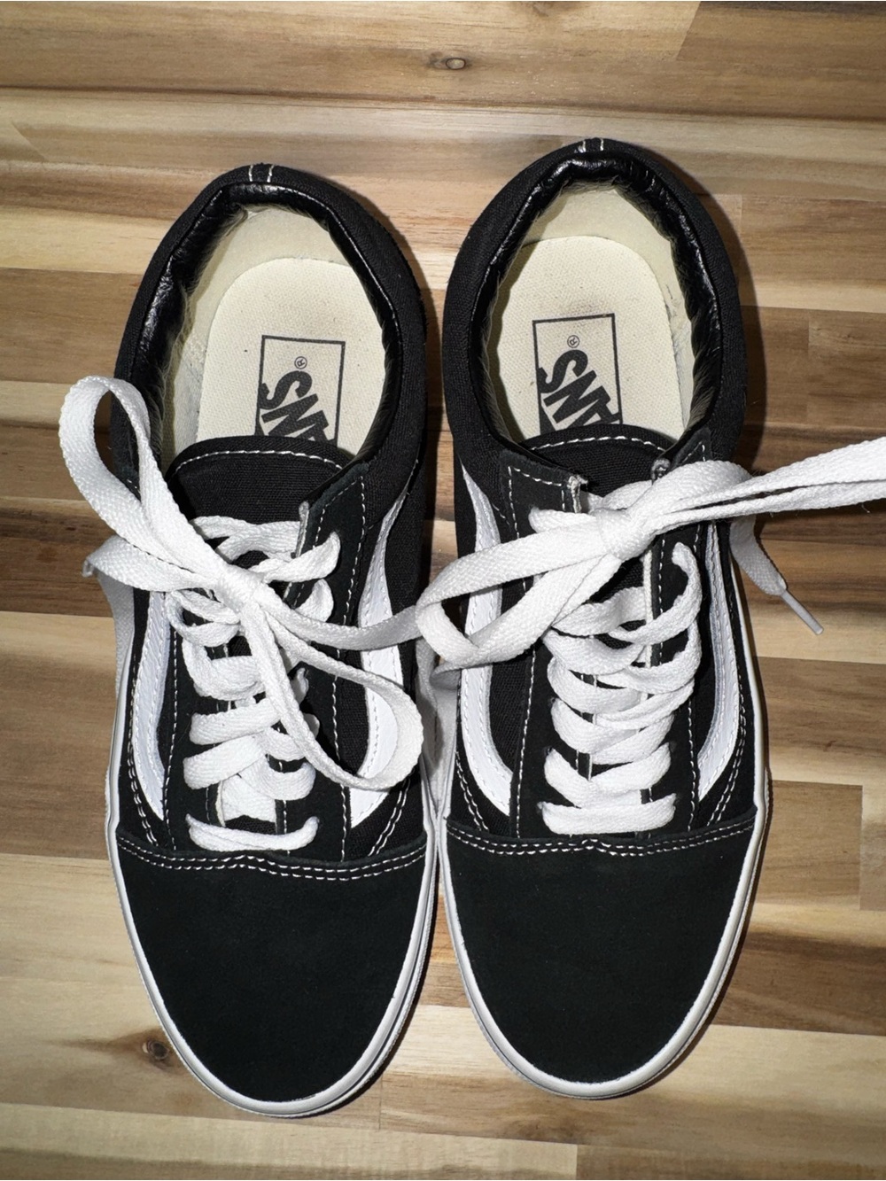 Vans | Black and White Low-Top Sneakers | 5.5M / 7W